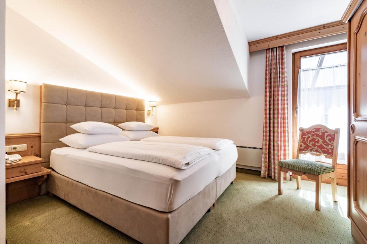 Hotel Berghof Mayrhofen Zimmer foto